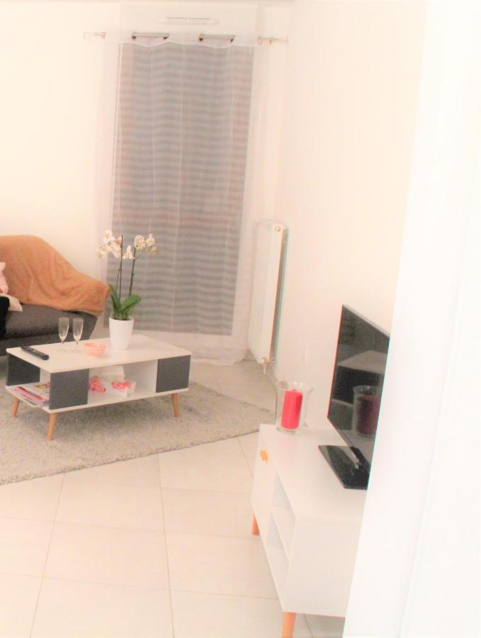 Appartement Tout Equipe, Cosy Σαιν-Ντενί Εξωτερικό φωτογραφία